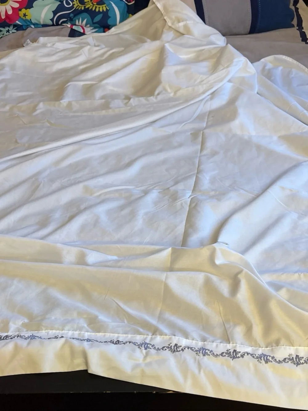 Martha Stewart Collection Queen Size White Bed Sheet #marthastewart #bedding use